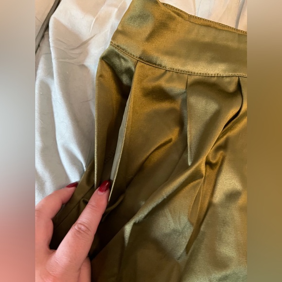 NEW! Forever 21 Women’s High Waisted Satin Trouser Shorts - Picture 5 of 7